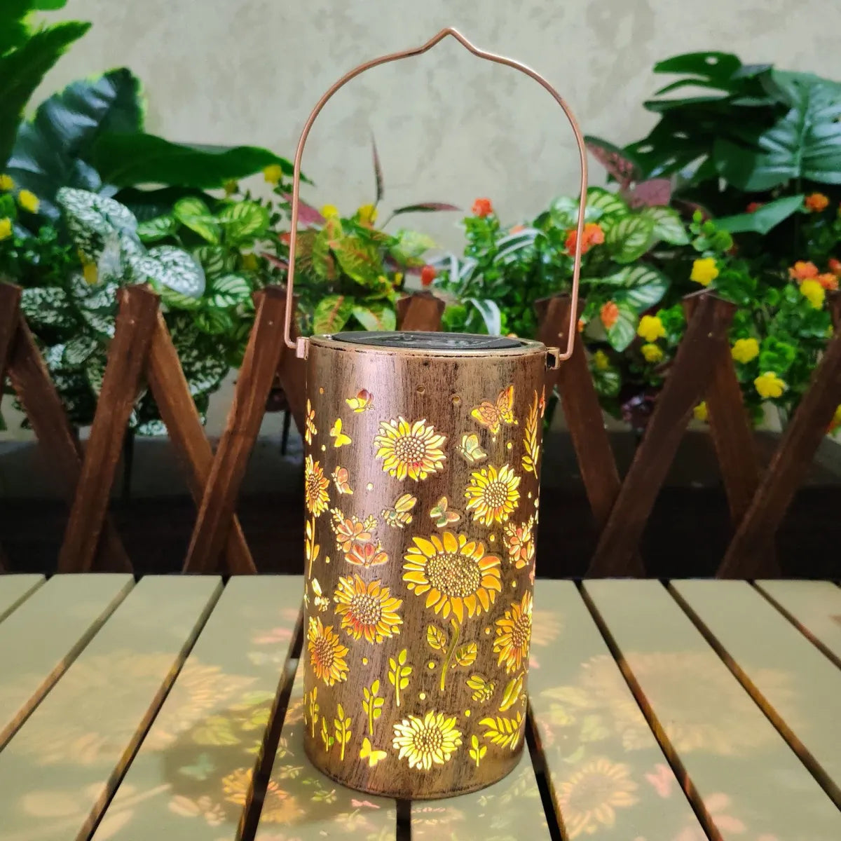 Vostara Solar Powered Outdoor Garden Hanging Light